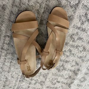 SAS nude sandals size 9 wide